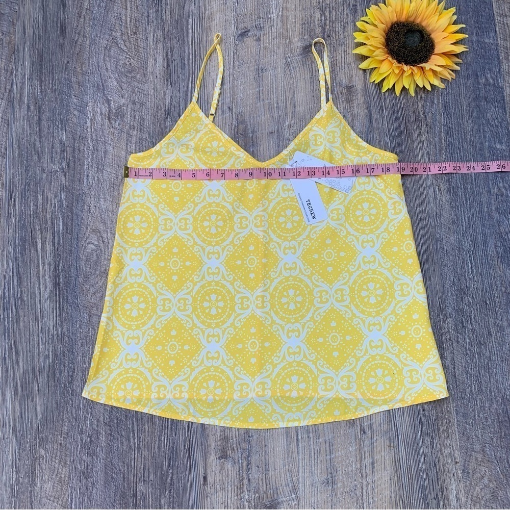 NWT Tecrew Brand Super Bright Summery Tank Size Medium - Picture 2 of 4